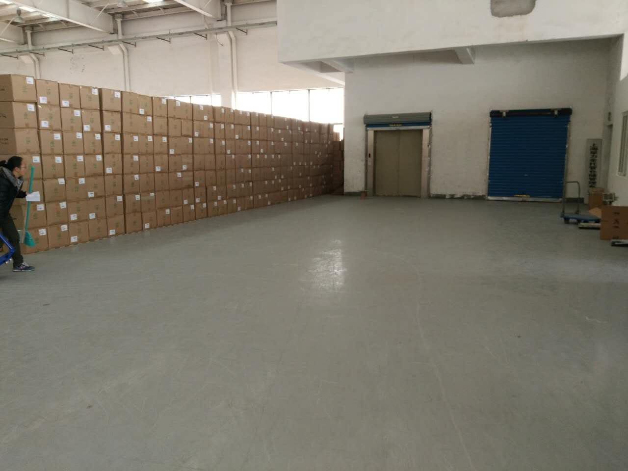 跨境市场仓库怎么样，管理好吗？